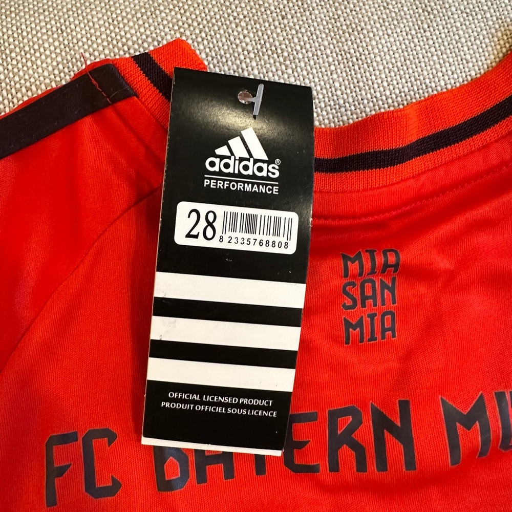 NWT Adidas YOUTH Red/Black FC Bayern Munich MULLER Home JERSEY SET size 28